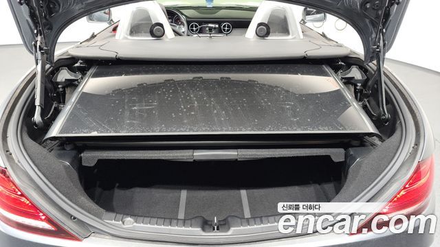 Mercedes-Benz SLC-Class 2017 — photo 20