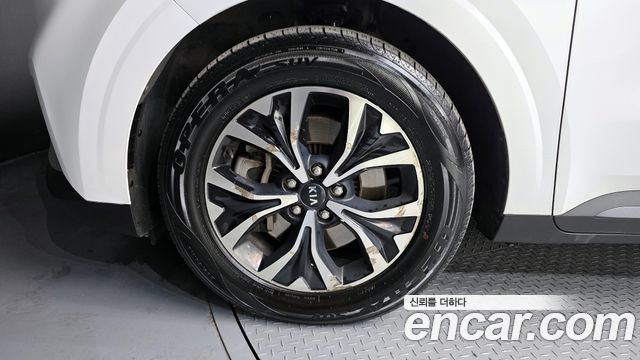 Kia Canival 2021 — photo 5