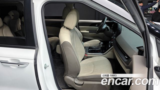 Kia Canival 2021 — photo 12