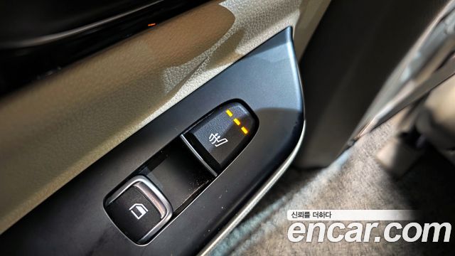 Kia Canival 2021 — photo 19