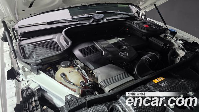 Mercedes-Benz GLE-Class 2020 — photo 6