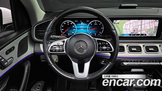 Mercedes-Benz GLE-Class 2020 — photo 13