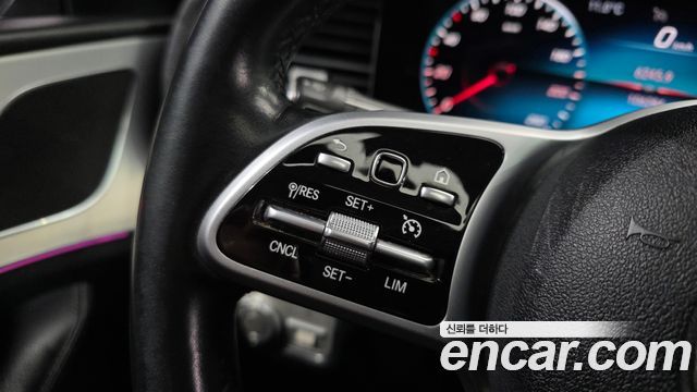 Mercedes-Benz GLE-Class 2020 — photo 19