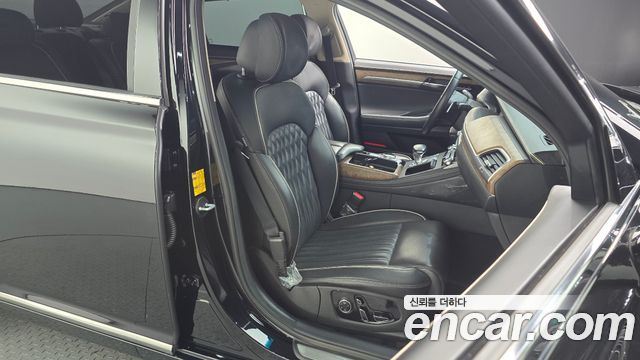 Genesis G90 2019 — photo 12