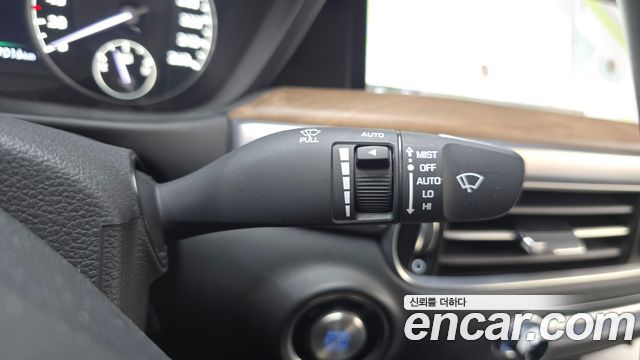 Genesis G90 2019 — photo 16