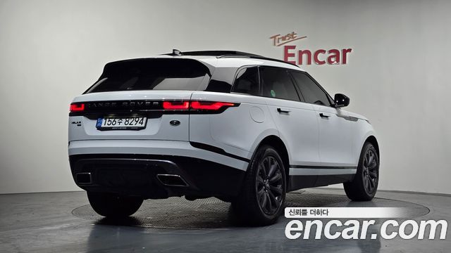 Land Rover Range Rover Velar 2022 — photo 2