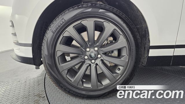 Land Rover Range Rover Velar 2022 — photo 5