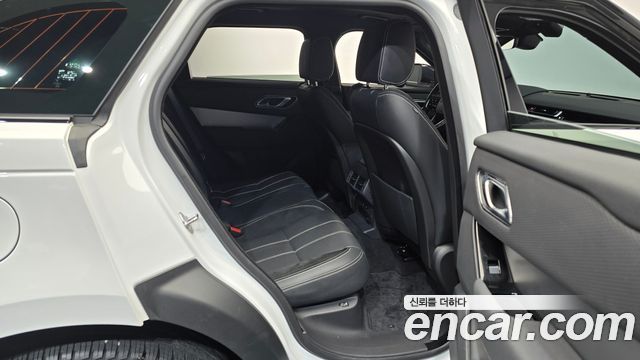 Land Rover Range Rover Velar 2022 — photo 12