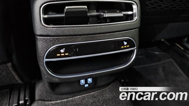 Genesis GV70 2021 — photo 19