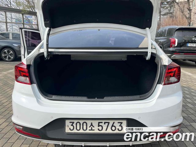 Hyundai AVANTE 2020 — photo 10