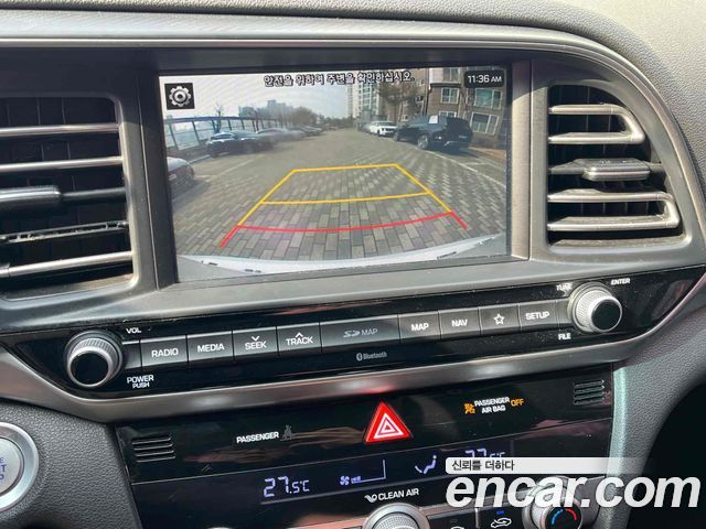 Hyundai AVANTE 2020 — photo 17