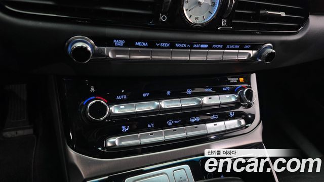 Genesis EQ900 2016 — photo 16