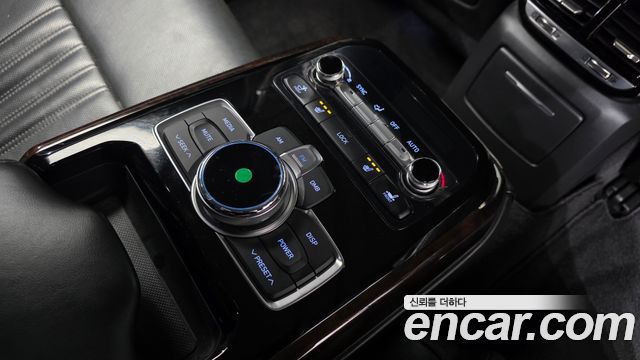 Genesis EQ900 2016 — photo 18