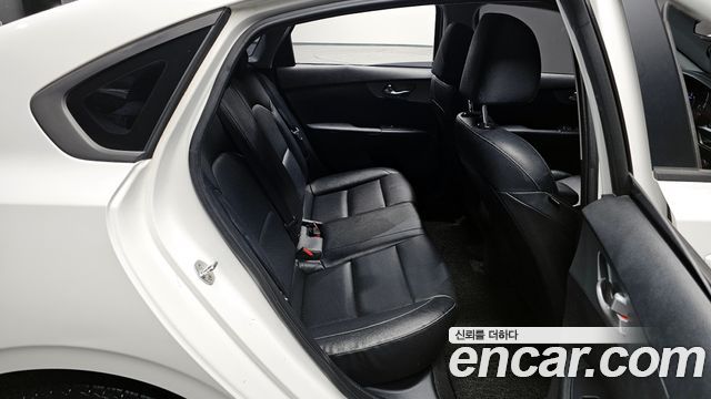 Kia K3 2021 — photo 11