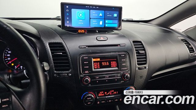 Kia K3 2015 — photo 18