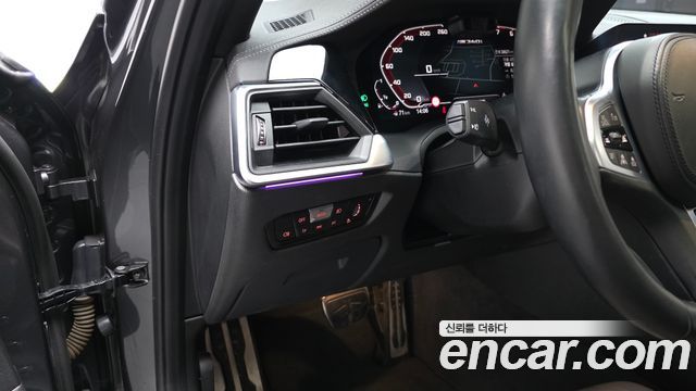 BMW 3-Series 2020 — photo 13