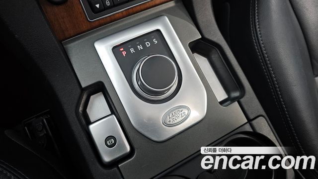 Land Rover Discovery 2016 — photo 9