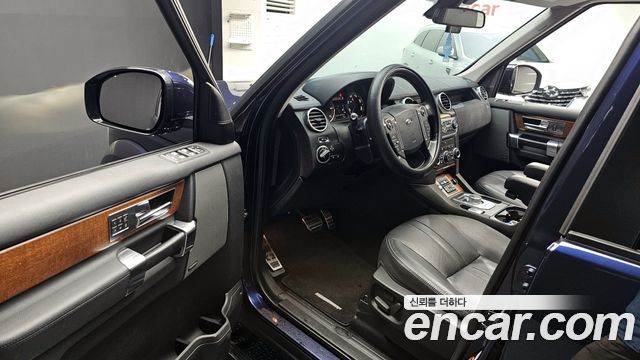 Land Rover Discovery 2016 — photo 10