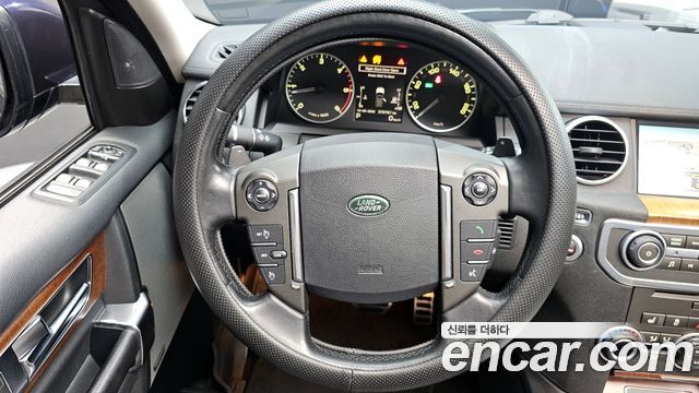 Land Rover Discovery 2016 — photo 13