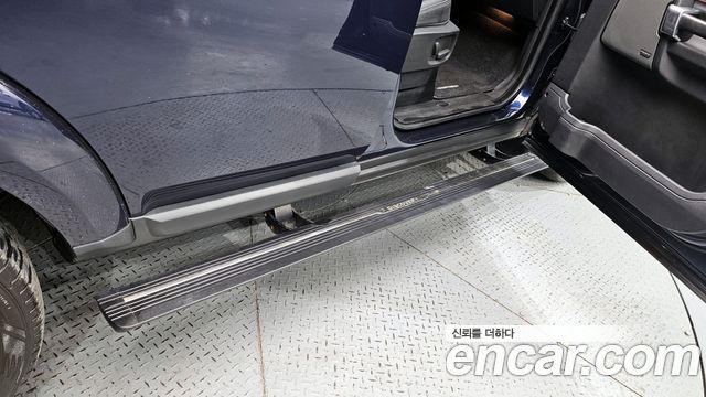 Land Rover Discovery 2016 — photo 18