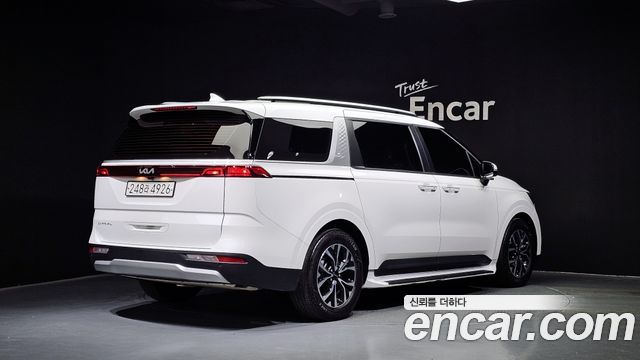 Kia Canival 2022 — photo 2