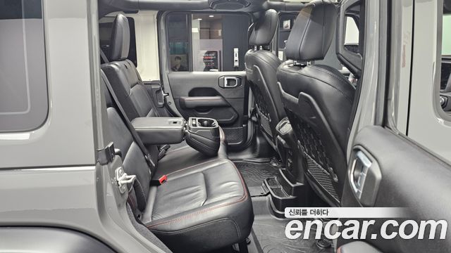 Jeep Wrangler 2019 — photo 12