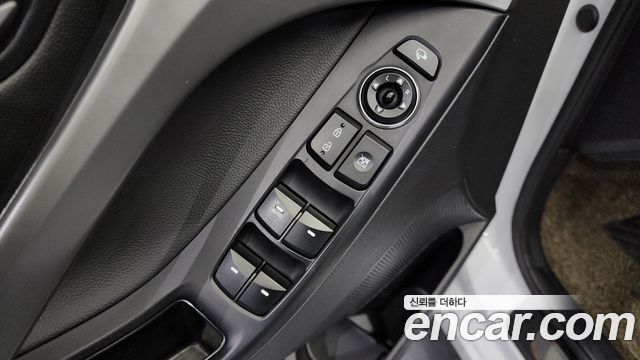 Hyundai AVANTE 2015 — photo 13