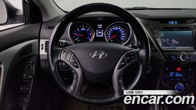 Hyundai AVANTE 2015 — photo 15