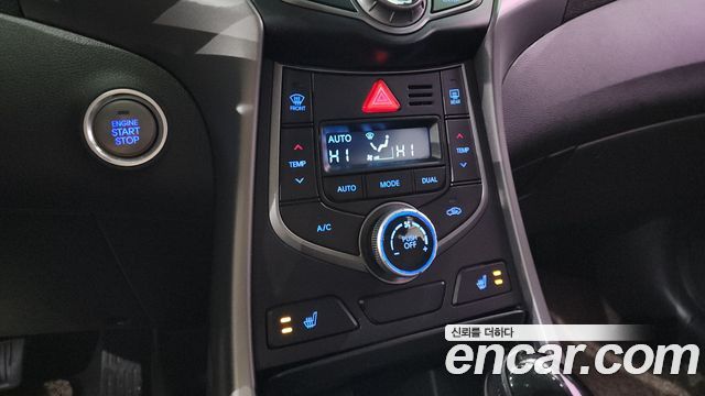 Hyundai AVANTE 2015 — photo 19