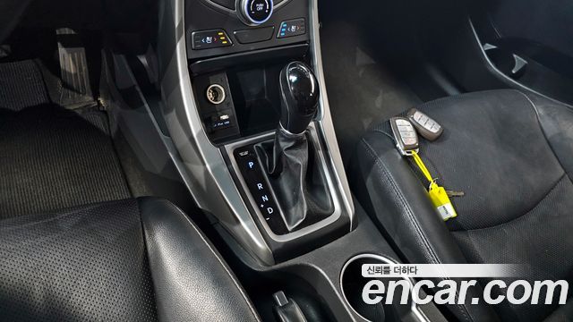 Hyundai AVANTE 2014 — photo 9