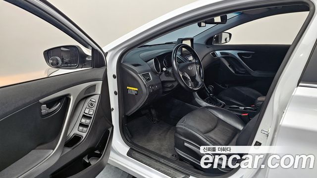 Hyundai AVANTE 2014 — photo 11