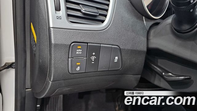 Hyundai AVANTE 2014 — photo 14