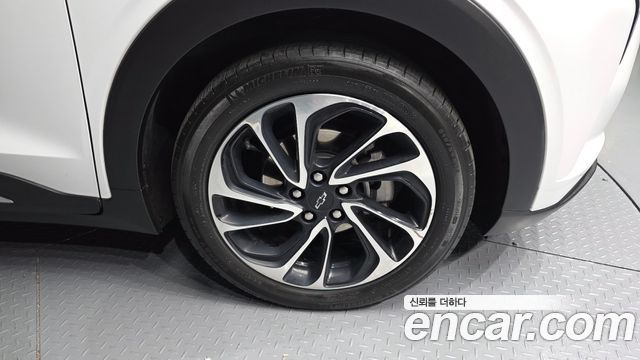 Chevrolet Korea 볼트 EUV 2023 — photo 5
