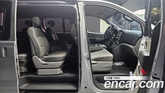 Hyundai Starex 2012 — photo 10