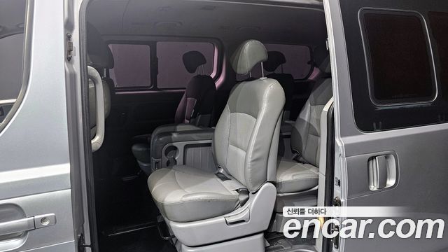 Hyundai Starex 2012 — photo 12
