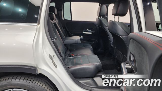 Mercedes-Benz GLB-Class 2021 — photo 12