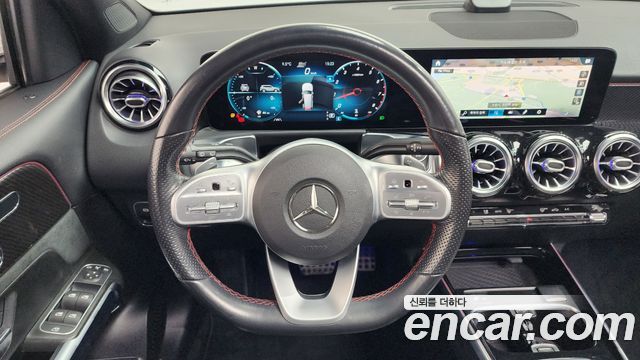 Mercedes-Benz GLB-Class 2021 — photo 13