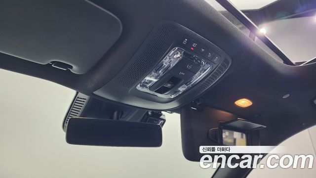 Mercedes-Benz GLB-Class 2021 — photo 17