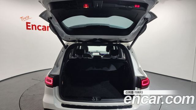 Mercedes-Benz GLB-Class 2021 — photo 20