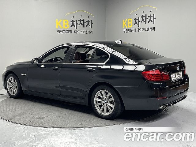 BMW 5-Series 2013 — photo 2