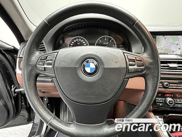 BMW 5-Series 2013 — photo 11