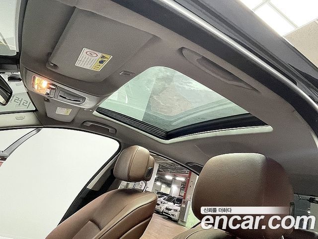BMW 5-Series 2013 — photo 12
