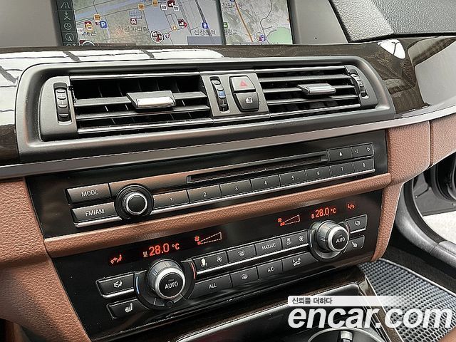 BMW 5-Series 2013 — photo 16