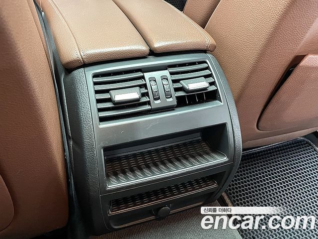 BMW 5-Series 2013 — photo 20