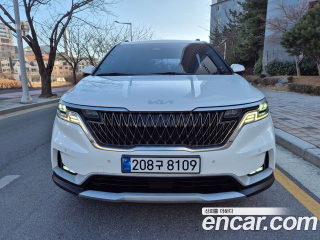 Kia Canival 2023 — photo 1