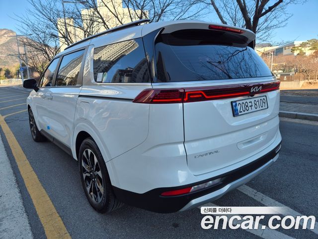Kia Canival 2023 — photo 5