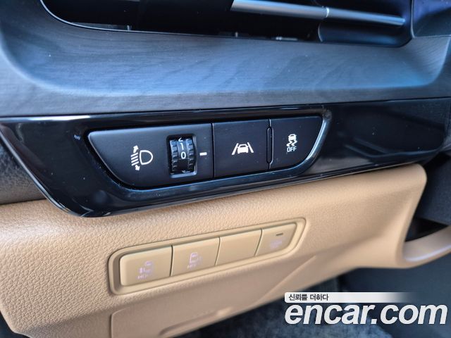 Kia Canival 2023 — photo 7