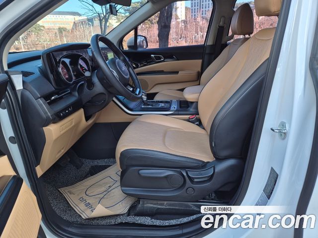 Kia Canival 2023 — photo 8