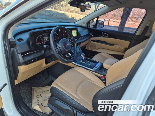 Kia Canival 2023 — photo 9