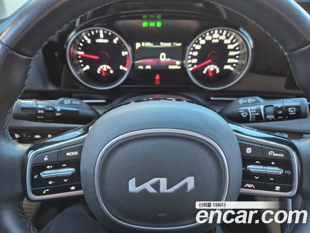 Kia Canival 2023 — photo 10